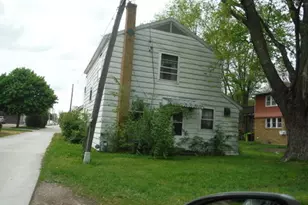 405 S 4th St, Fairbury, IL 61739 - Photo 2