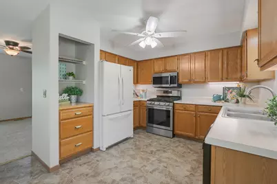 2212 Oak Leaf Court, Lake Villa, IL 60046 - Photo 6