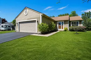 2212 Oak Leaf Ct, Lake Villa, IL 60046 - Photo 1