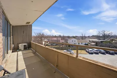 5 E Carriageway Drive #308, Hazel Crest, IL 60429 - Photo 4