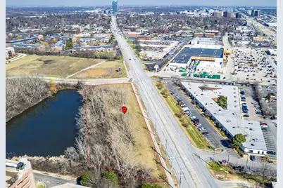 1S628 Oakbrook Lake, Oak Brook, IL 60181 - Photo 2