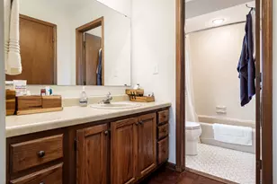 1570 Featherstone Blvd, Rockford, IL 61107 - Photo 32