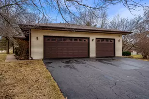 1570 Featherstone Blvd, Rockford, IL 61107 - Photo 4