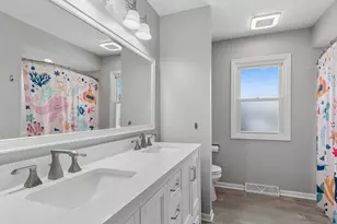 2504 Sun Valley Rd, Lisle, IL 60532 - Photo 14