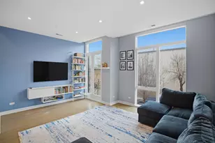 2527 W Homer St, Chicago, IL 60647 - Photo 8