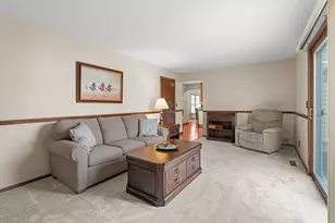 1072 Cedar Crest Dr, Crystal Lake, IL 60014 - Photo 8