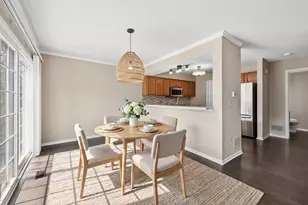 2707 Cobblestone Dr, Crystal Lake, IL 60012 - Photo 8