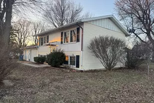100 W 3rd St, Sublette, IL 61367 - Photo 2