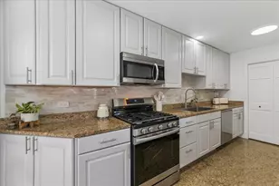 1836 Stockton Dr, Hoffman Estates, IL 60169 - Photo 6