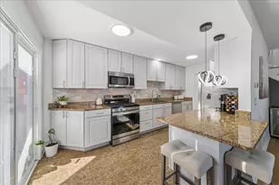 1836 Stockton Dr, Hoffman Estates, IL 60169 - Photo 4