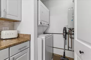 1836 Stockton Dr, Hoffman Estates, IL 60169 - Photo 10