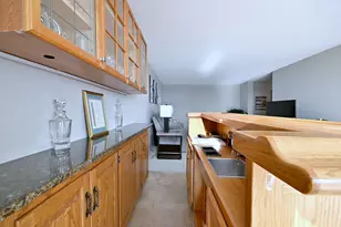 2 S Atrium Wy, Elmhurst, IL 60126 - Photo 10