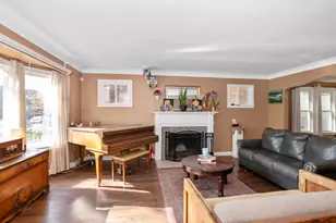 7940 S Crandon Ave, Chicago, IL 60617 - Photo 4