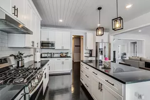 10S330 Oneill Dr, Burr Ridge, IL 60527 - Photo 8