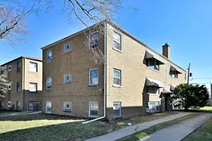 2743 N 72nd Ct, Elmwood Park, IL 60707 - Photo 1