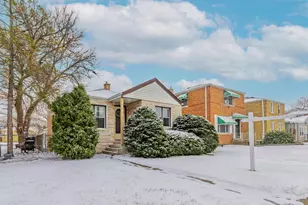 923 Marshall Ave, Bellwood, IL 60104 - Photo 1