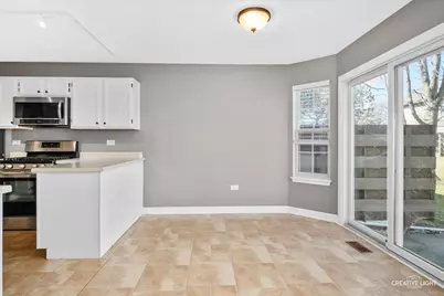 651 Lancaster Circle, Elgin, IL 60123 - Photo 8