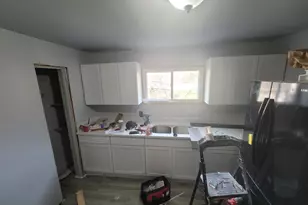 138 N Smith St, Aurora, IL 60505 - Photo 2