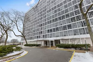 601 E 32nd St, Chicago, IL 60616 - Photo 1