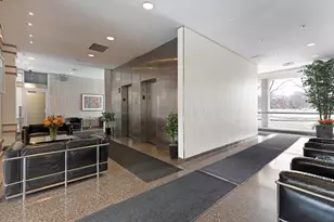 601 E 32nd St, Chicago, IL 60616 - Photo 2