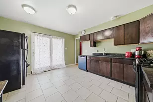 17107 Evans Dr, South Holland, IL 60473 - Photo 4