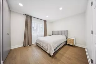 8334 Portsmouth Dr, Darien, IL 60561 - Photo 6