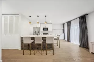 8334 Portsmouth Dr, Darien, IL 60561 - Photo 10