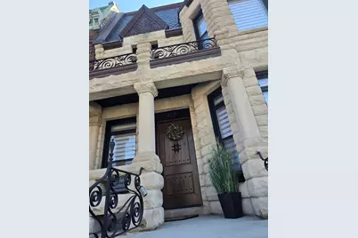 515 E Oakwood Boulevard, Chicago, IL 60653 - Photo 2