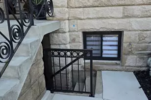 515 E Oakwood Blvd, Chicago, IL 60653 - Photo 8