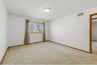 130 Fox Chase Drive S, Oswego, IL 60543 - Photo 18