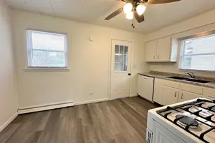 858 Clay St, Woodstock, IL 60098 - Photo 6