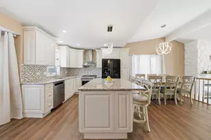 15652 White Pine Ct, Homer Glen, IL 60491 - Photo 2