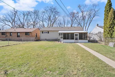 1562 S 5th Avenue, Kankakee, IL 60901 - Photo 2