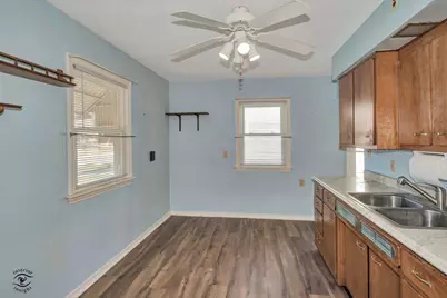 1562 S 5th Avenue, Kankakee, IL 60901 - Photo 6