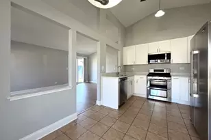 346 Danbury Dr, Naperville, IL 60565 - Photo 6
