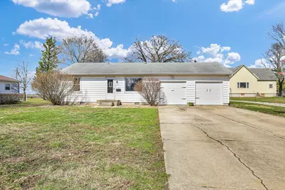 341 W Spruce Street, Paxton, IL 60957 - Photo 1
