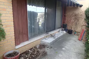 3619 W Pratt Ave, Lincolnwood, IL 60712 - Photo 2