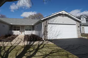 6520 Oak Crest Ln, Loves Park, IL 61111 - Photo 1