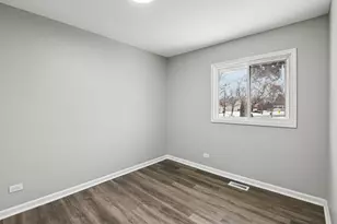 3403 Fountainbleau Dr, Hazel Crest, IL 60429 - Photo 16