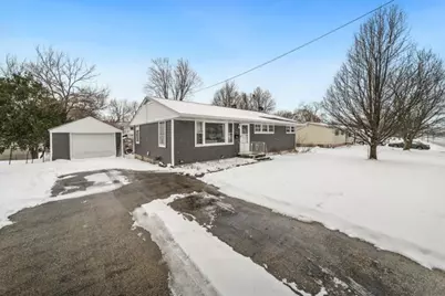 228 W Taylor Street, Dekalb, IL 60115 - Photo 2