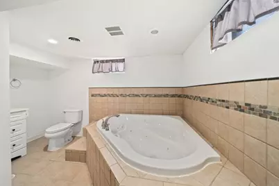 228 W Taylor Street, Dekalb, IL 60115 - Photo 22