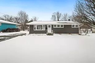 228 W Taylor St, Dekalb, IL 60115 - Photo 1