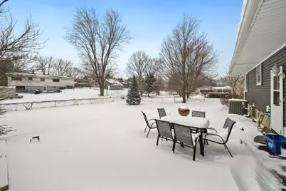 228 W Taylor Street, Dekalb, IL 60115 - Photo 26