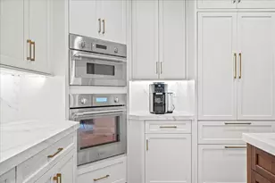 1955 Amberley Ct, Lake Forest, IL 60045 - Photo 12