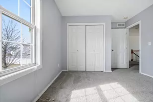 2719 Gill St, Bloomington, IL 61704 - Photo 12