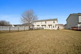 2719 Gill St, Bloomington, IL 61704 - Photo 14