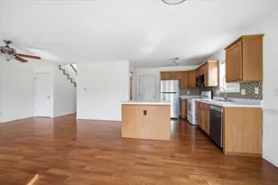 2719 Gill St, Bloomington, IL 61704 - Photo 4