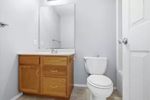 2719 Gill St, Bloomington, IL 61704 - Photo 10