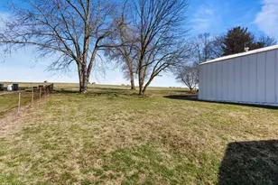 204 W Meade St, White Heath, IL 61884 - Photo 8