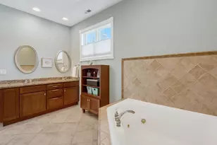 1607 E Indiana St, Wheaton, IL 60187 - Photo 20